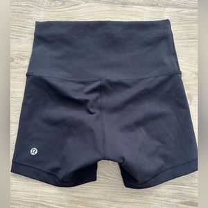 Lululemoon wunder train high rise short